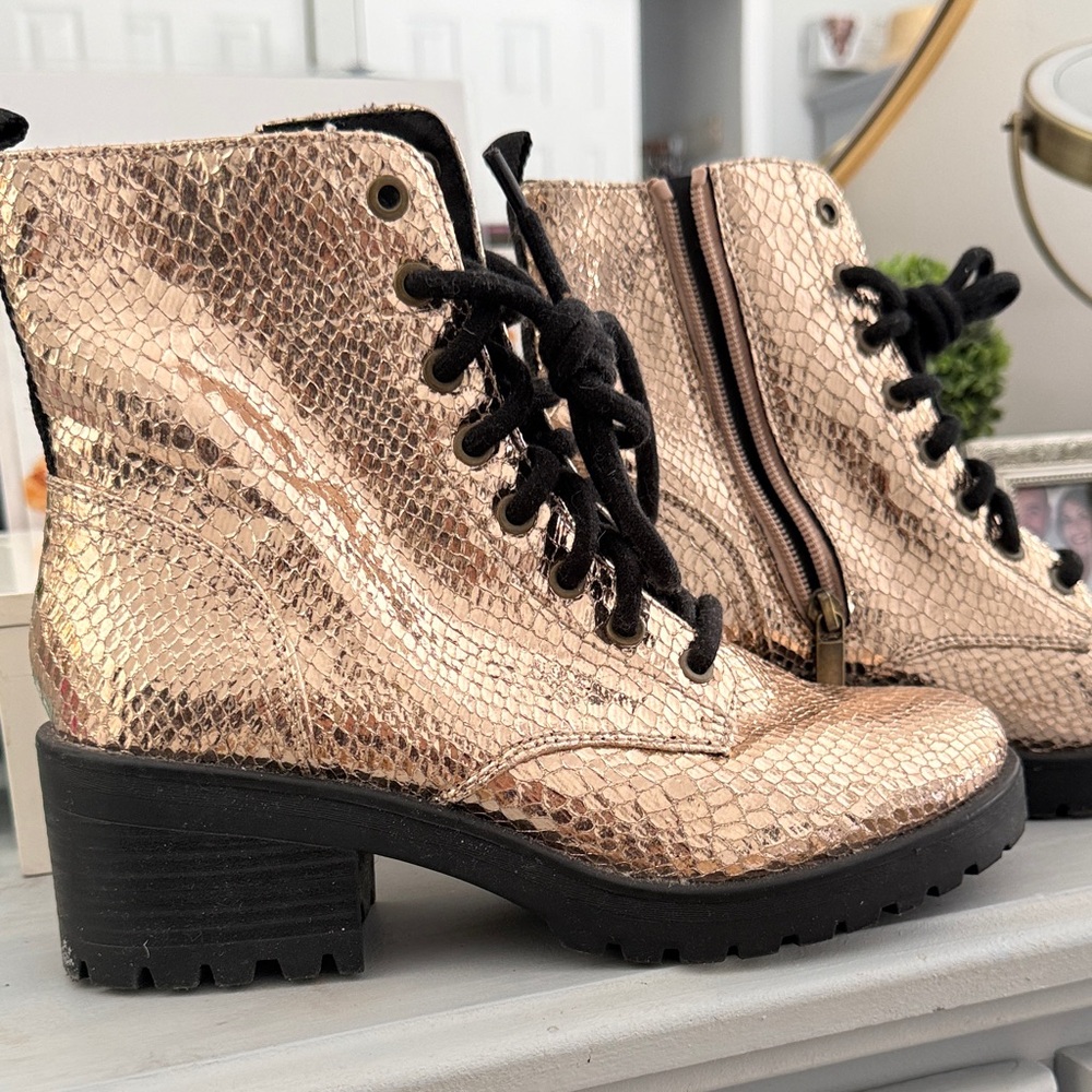 Metallic zip up Combat Boots Rose Gold 7.5